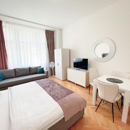 Gold Art Apartments Praha Bagian luar foto