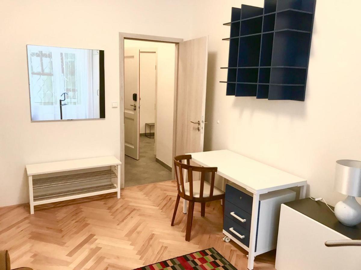 Gold Art Apartments Praha Bagian luar foto