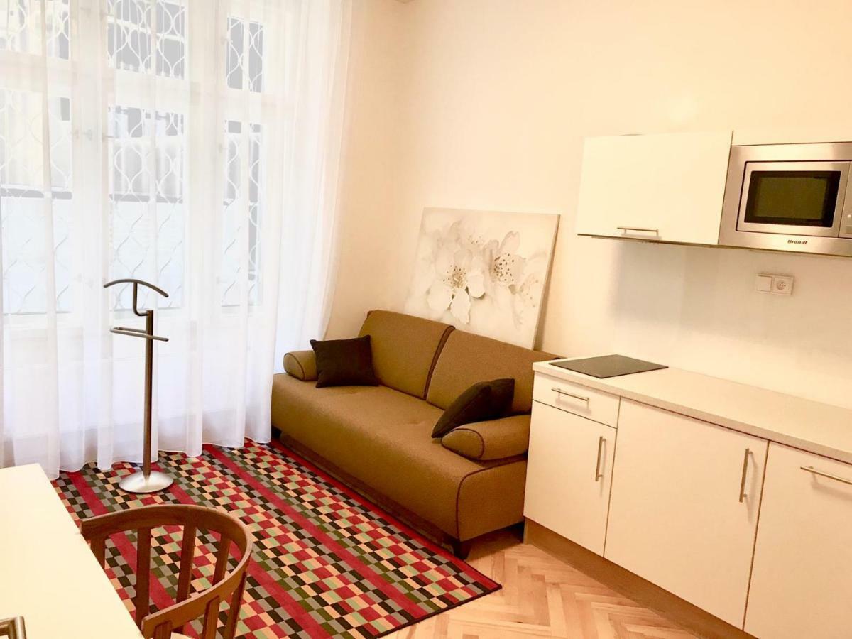 Gold Art Apartments Praha Bagian luar foto