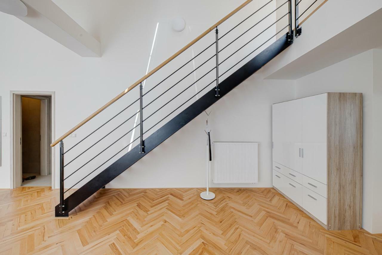 Gold Art Apartments Praha Bagian luar foto