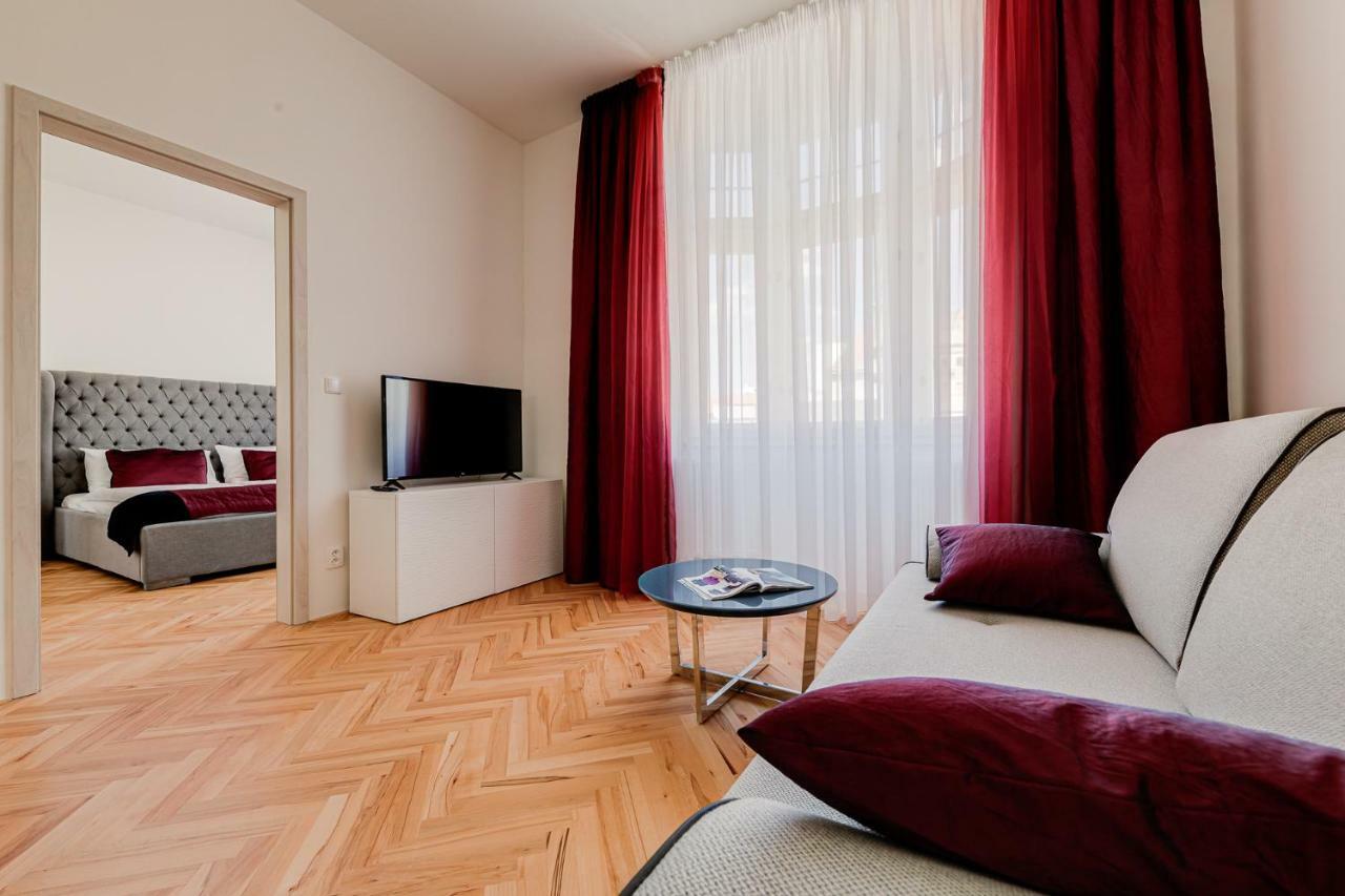 Gold Art Apartments Praha Bagian luar foto
