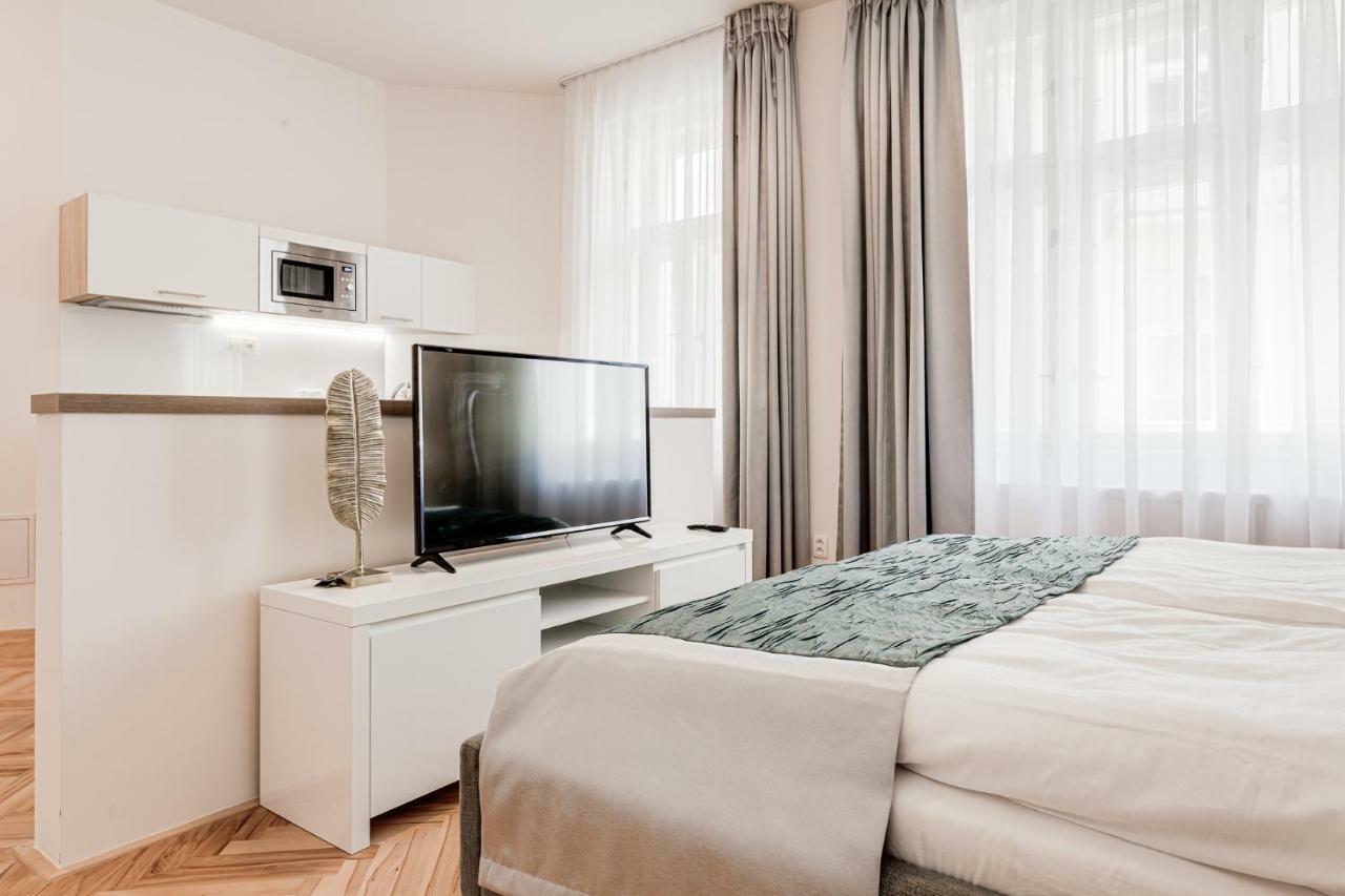 Gold Art Apartments Praha Bagian luar foto