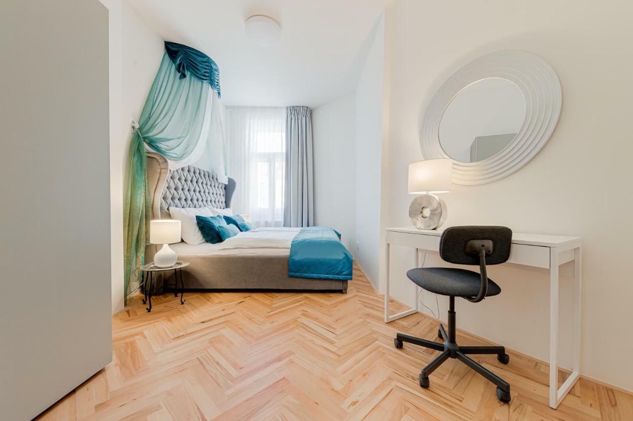Gold Art Apartments Praha Bagian luar foto