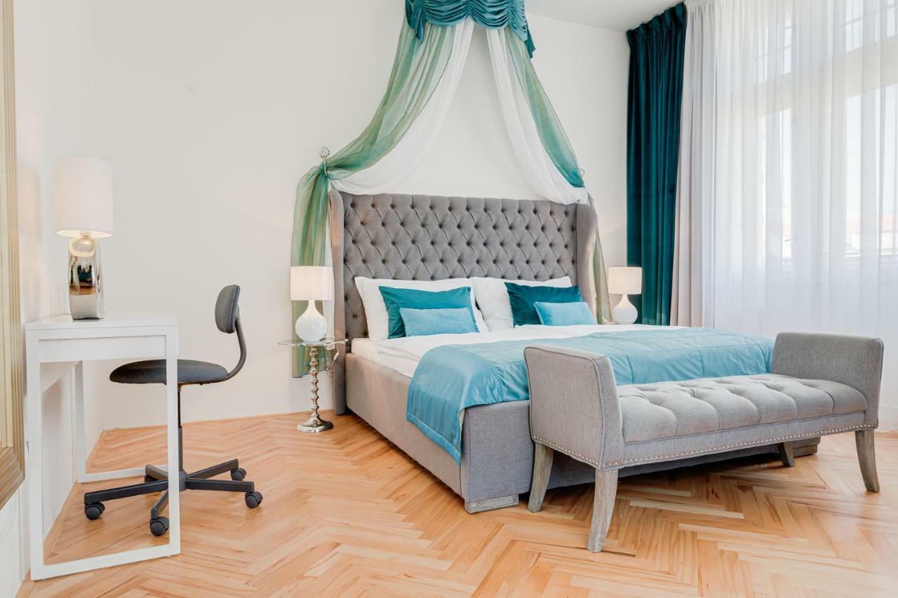 Gold Art Apartments Praha Bagian luar foto