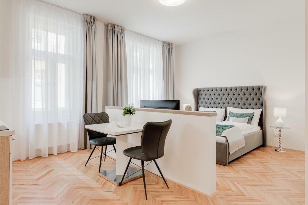 Gold Art Apartments Praha Bagian luar foto