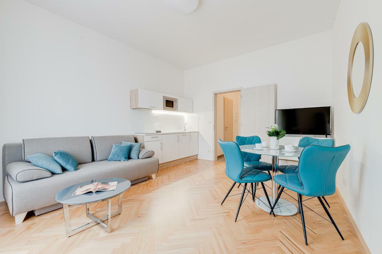 Gold Art Apartments Praha Bagian luar foto